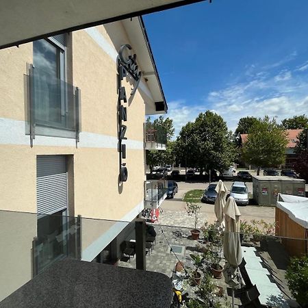 City Apartman Haz 巴拉通雷勒 外观 照片