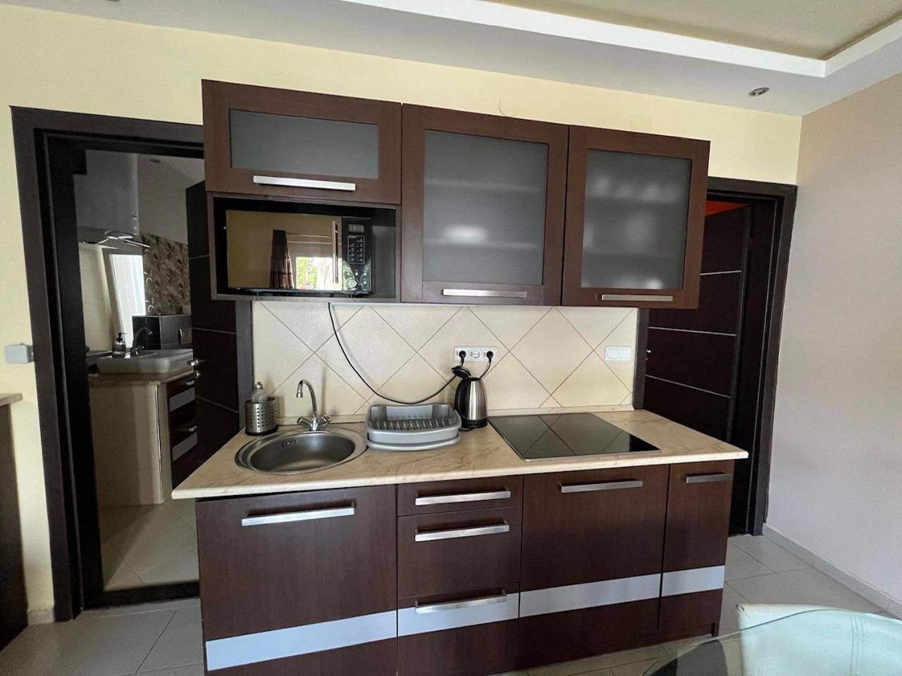 City Apartman Haz 巴拉通雷勒 外观 照片