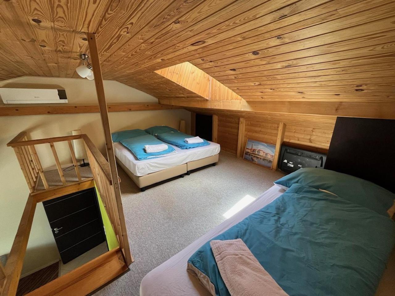 City Apartman Haz 巴拉通雷勒 外观 照片