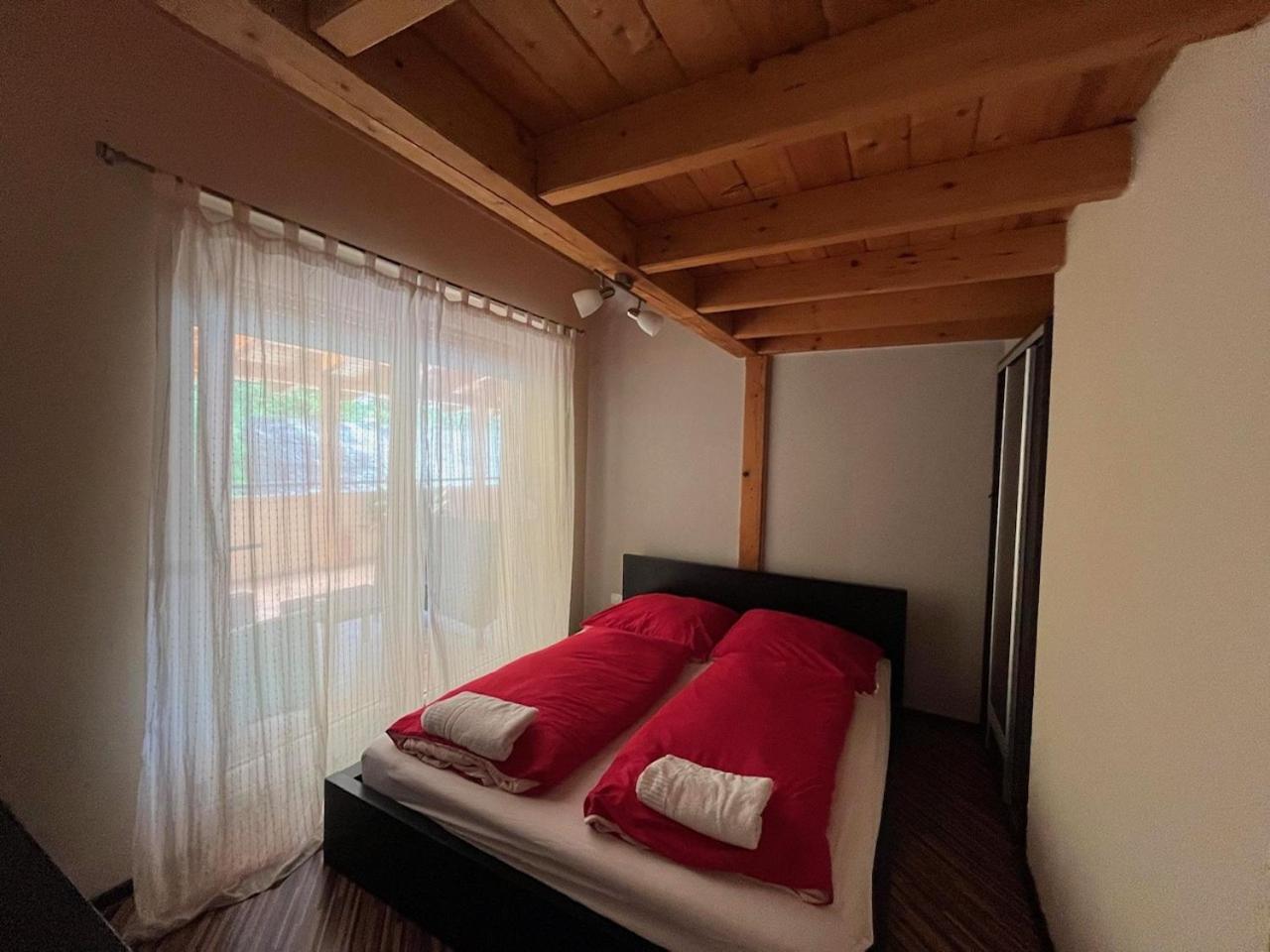 City Apartman Haz 巴拉通雷勒 外观 照片