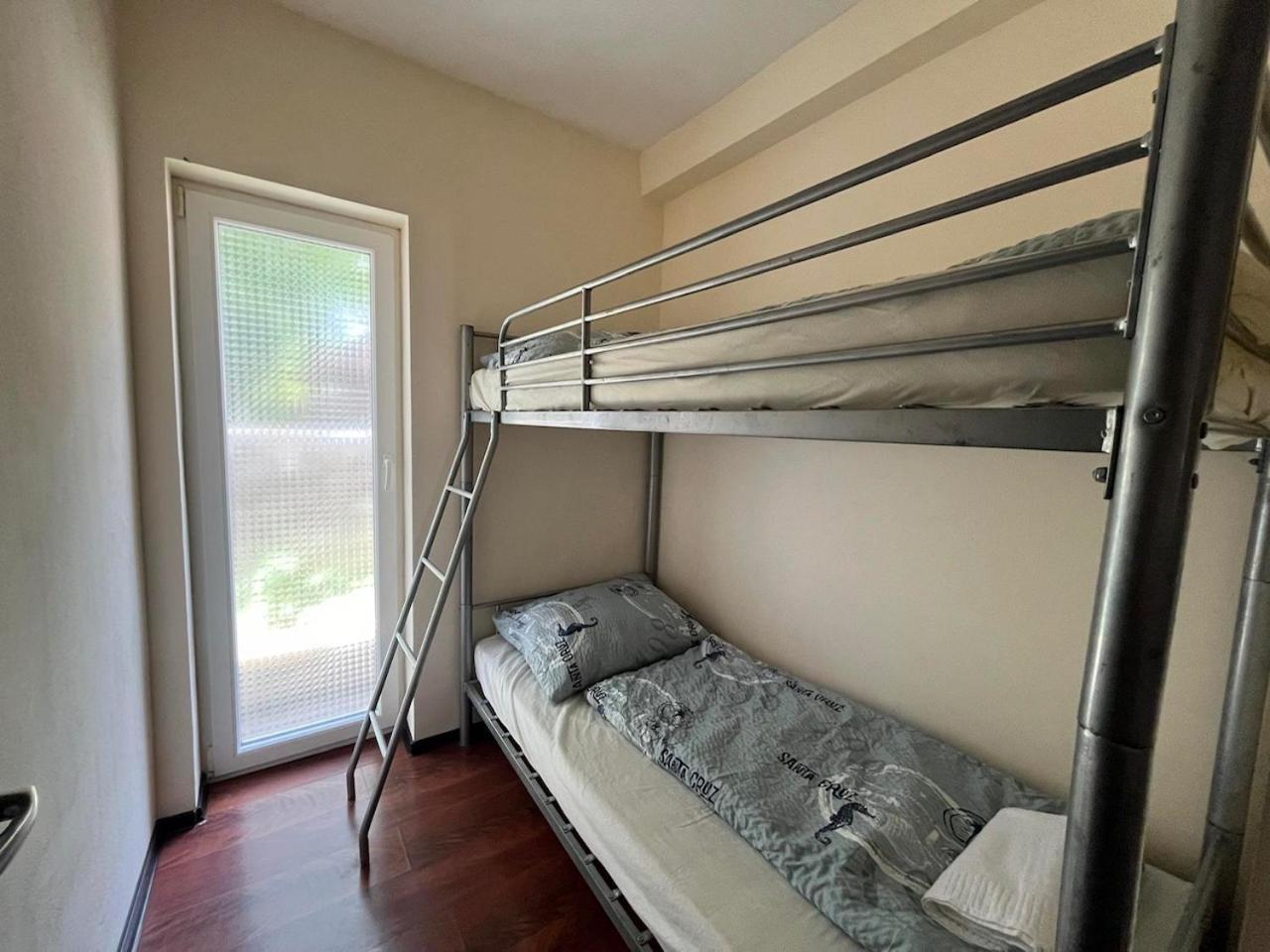 City Apartman Haz 巴拉通雷勒 外观 照片