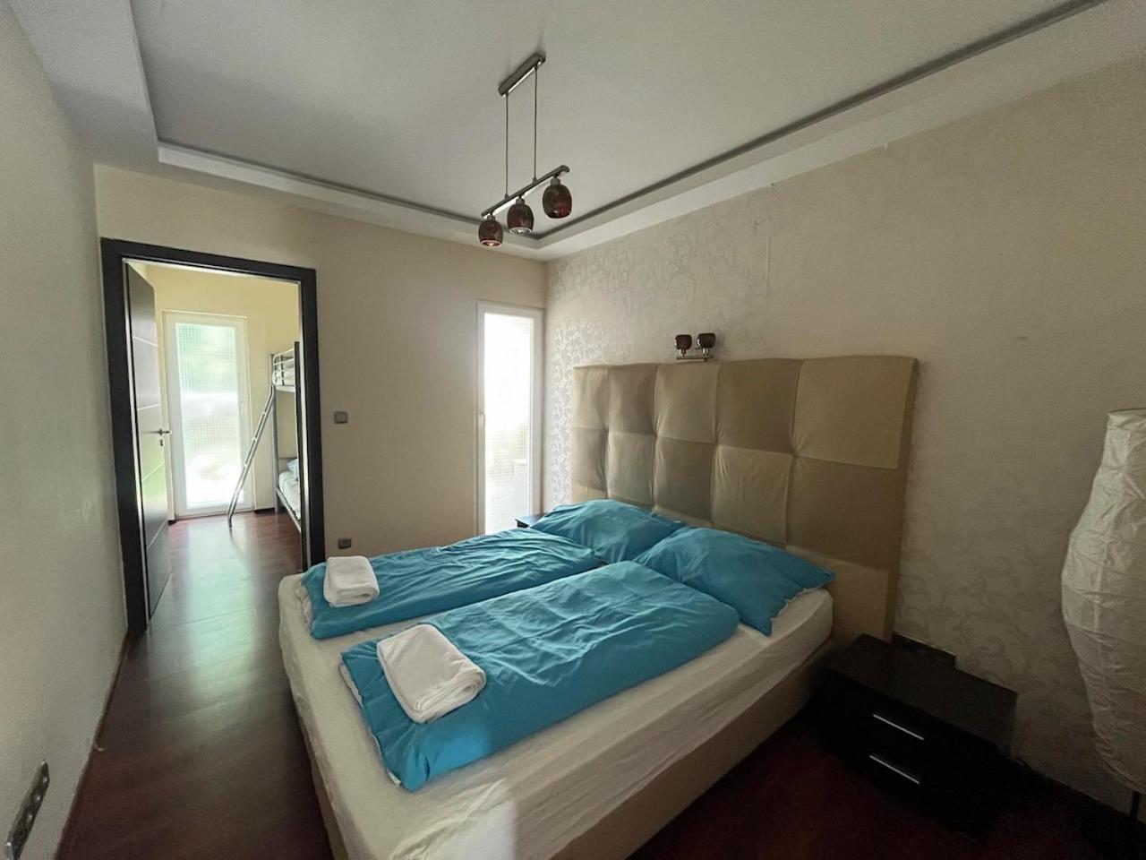City Apartman Haz 巴拉通雷勒 外观 照片