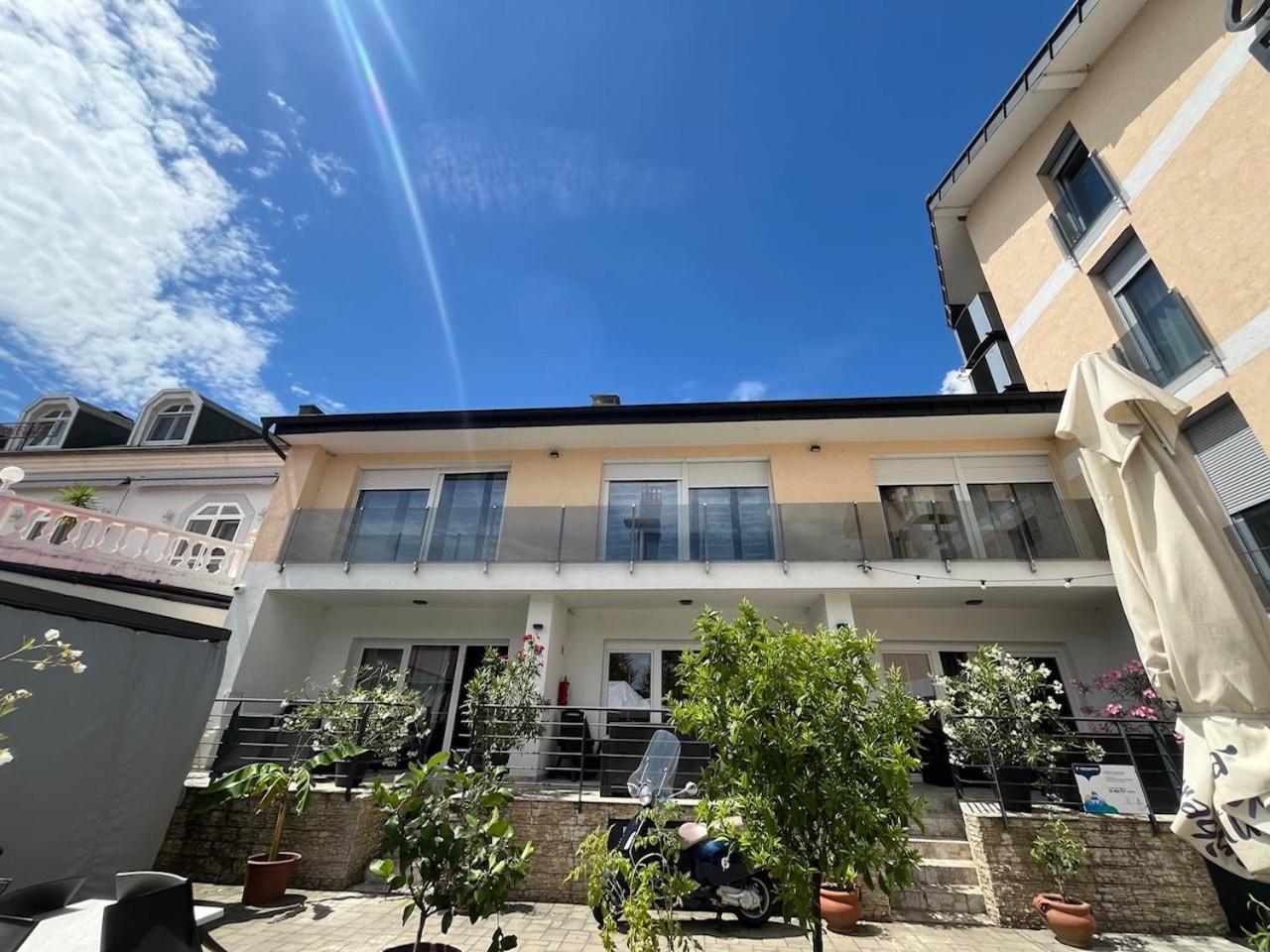 City Apartman Haz 巴拉通雷勒 外观 照片